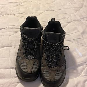 Boots size 10